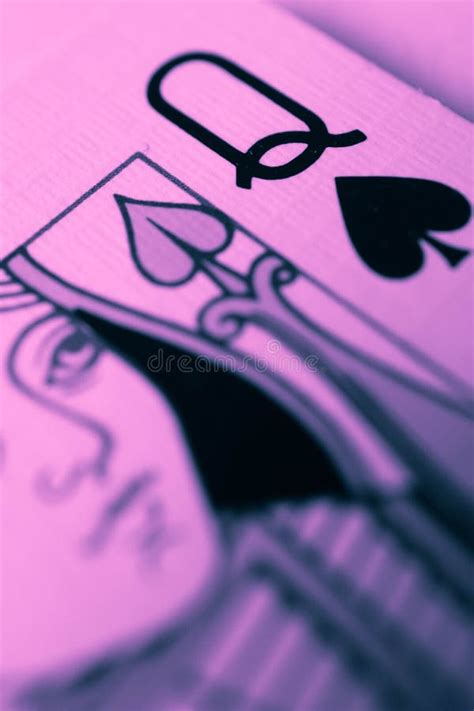 Queen of Spades :  잔혹한 운명과 신비로운 예언의 조화!